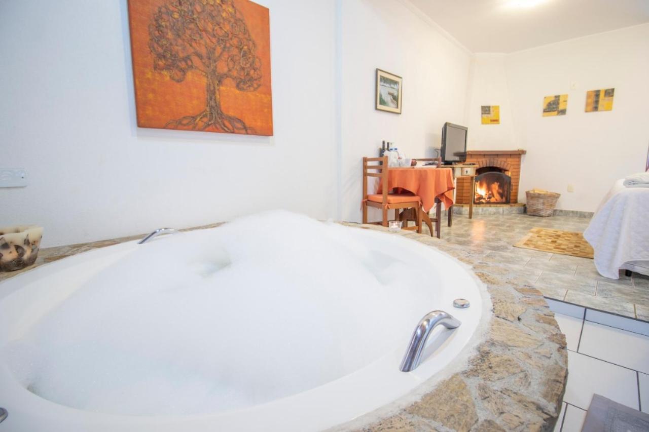 Suite Spa Bath,1100233863:JPEG